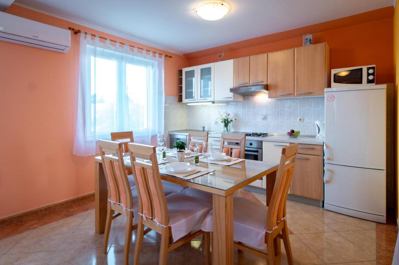 Kastell Apartments Lopar Ngoại thất bức ảnh