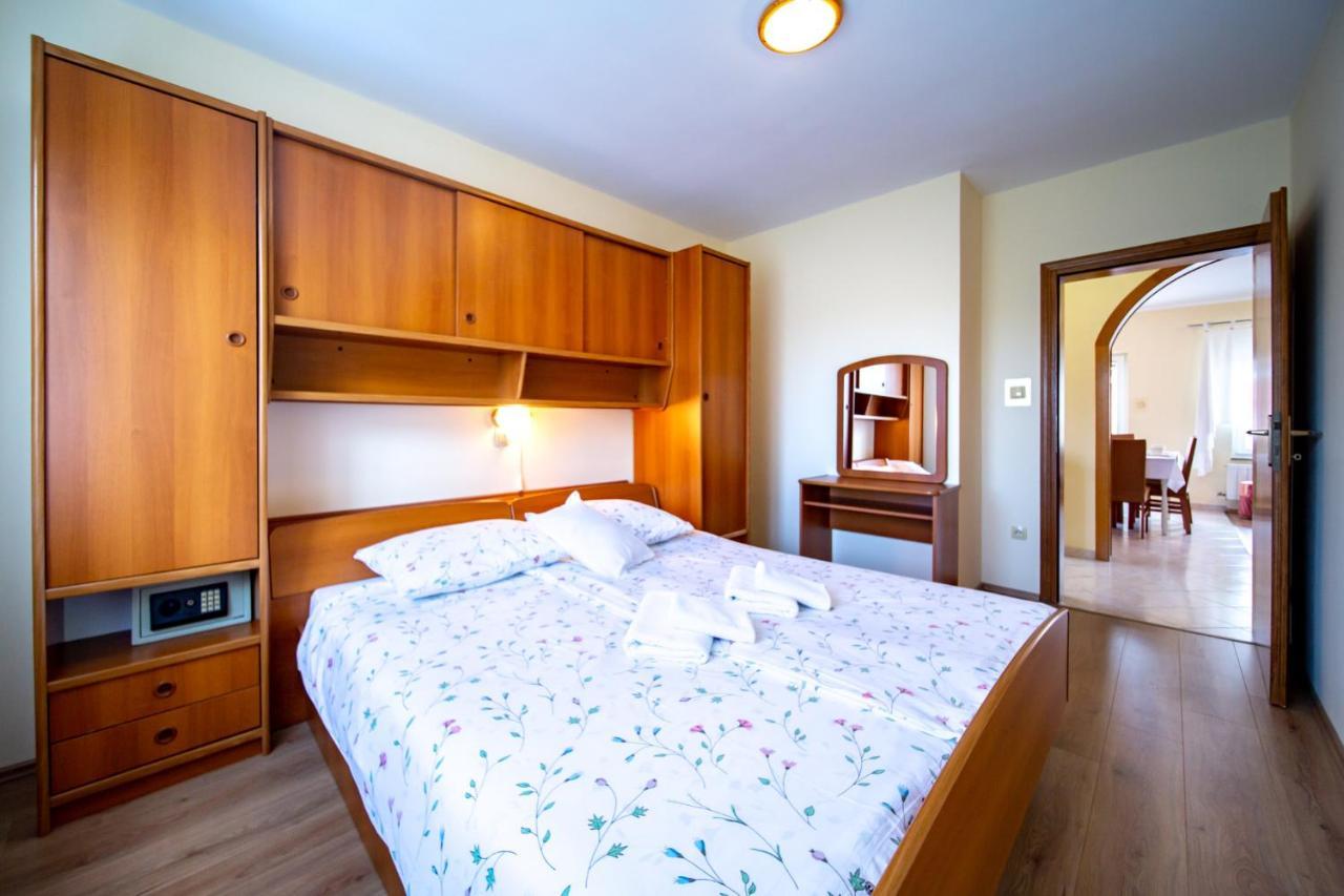 Kastell Apartments Lopar Ngoại thất bức ảnh