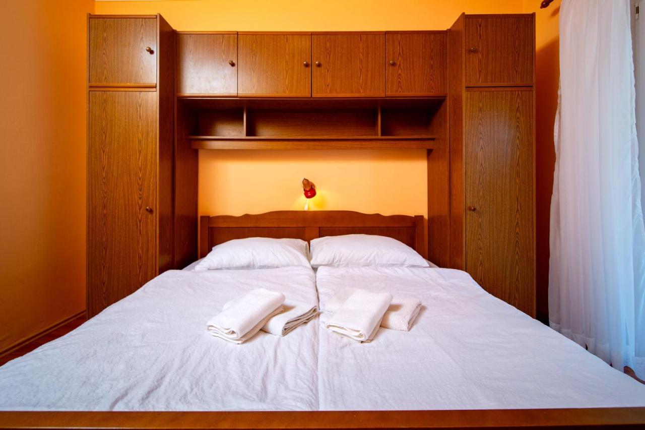 Kastell Apartments Lopar Ngoại thất bức ảnh