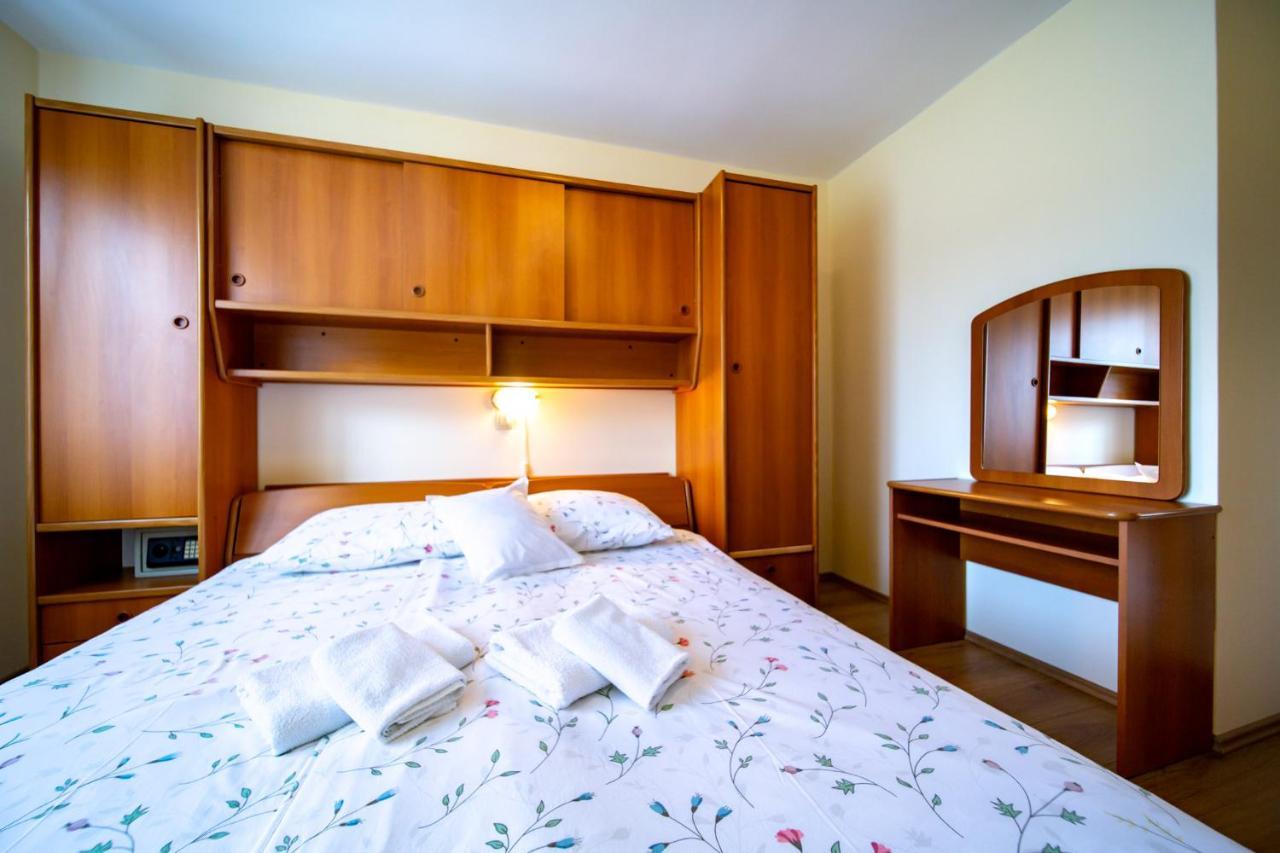 Kastell Apartments Lopar Ngoại thất bức ảnh
