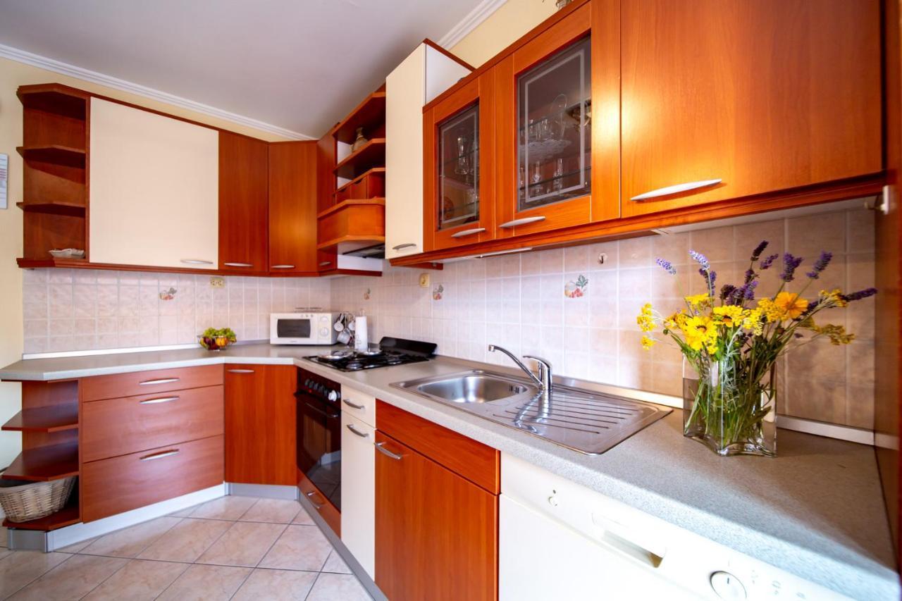 Kastell Apartments Lopar Ngoại thất bức ảnh