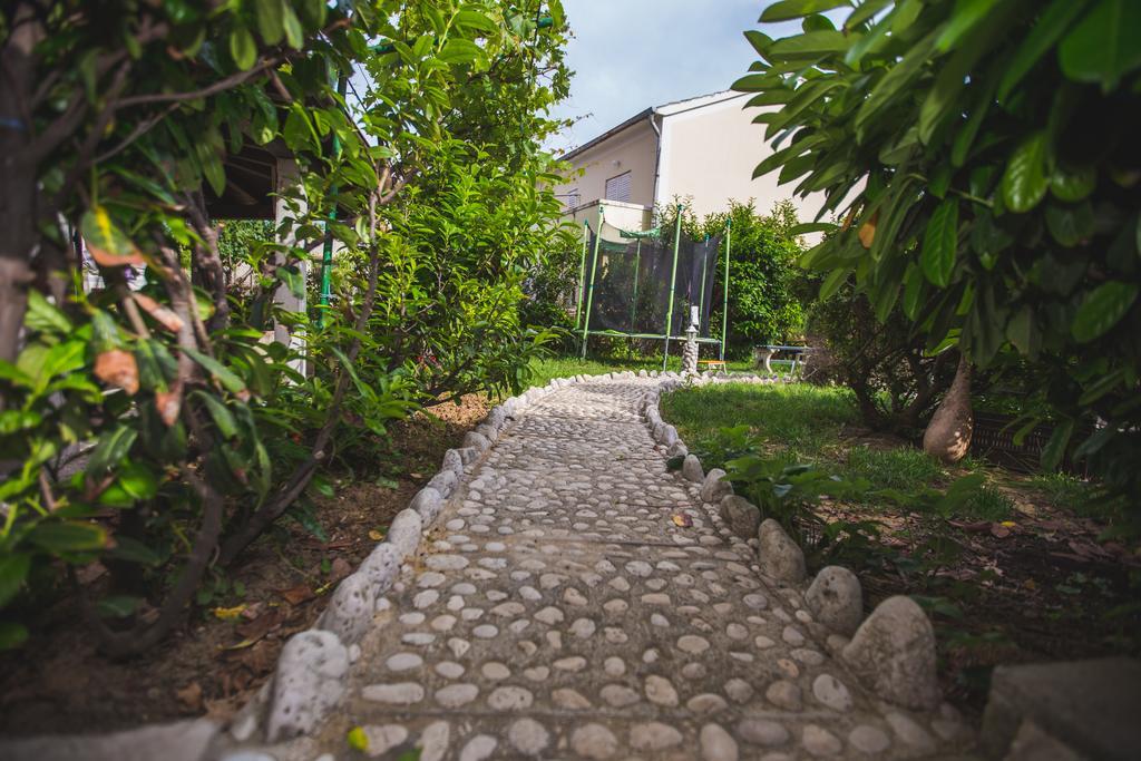 Kastell Apartments Lopar Ngoại thất bức ảnh
